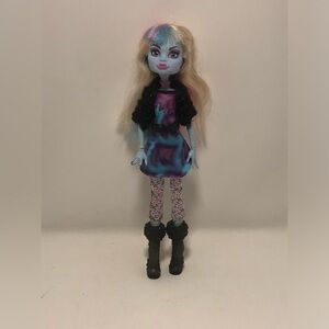 Monster High G1 Picture Day Abbey Bomiable Doll